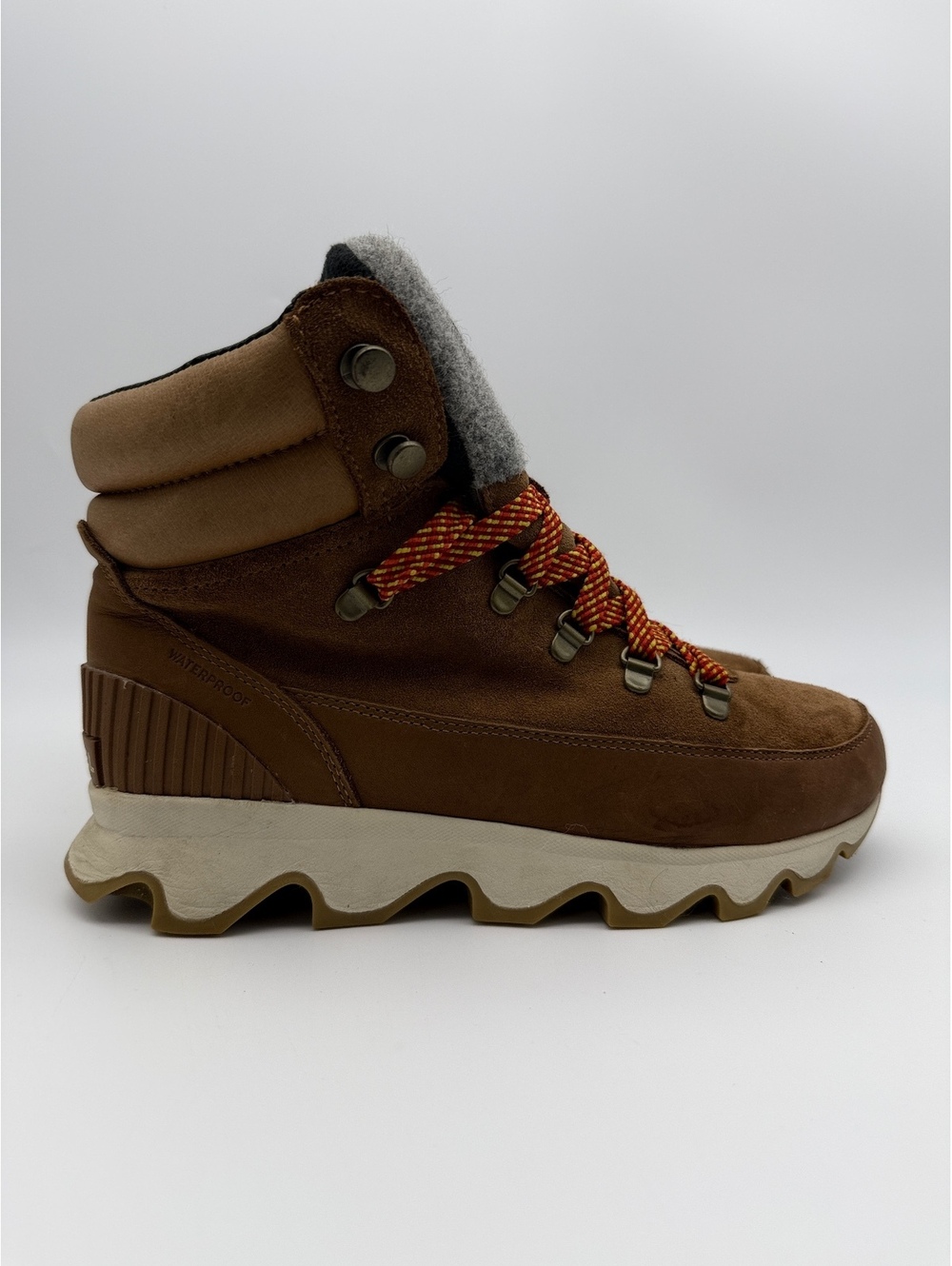Sorel Kinetic Conquest Womens Waterproof Winter Boots Velvet Tan Size 9.5